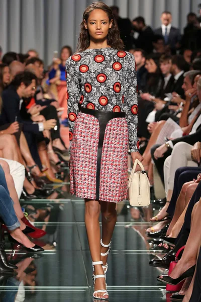 Look 30